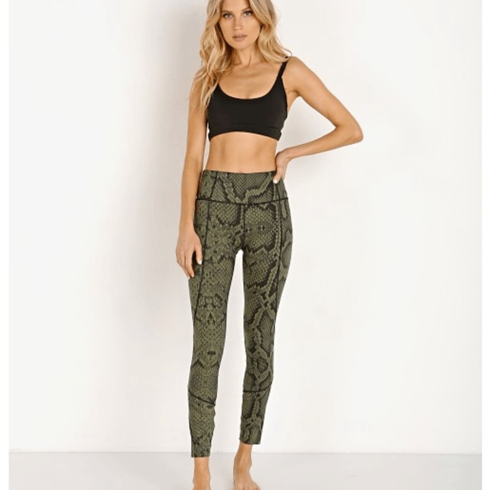 Varley Bedford leggings green olive snake print